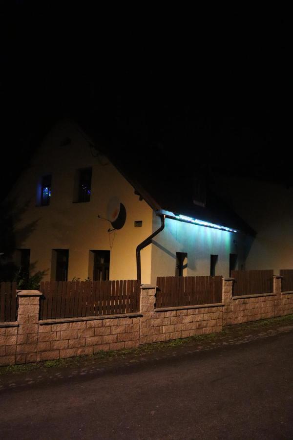 Prazdninovy Dum Jirkov Vila Zelezny Brod Exterior foto
